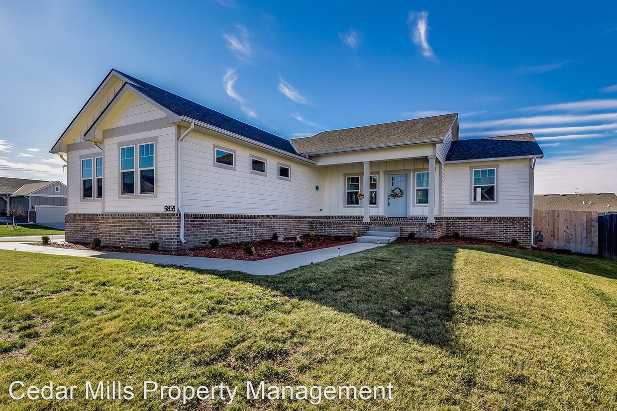 5 br, 3 bath House 5835 N Ashford St. House Rental in Park City, KS