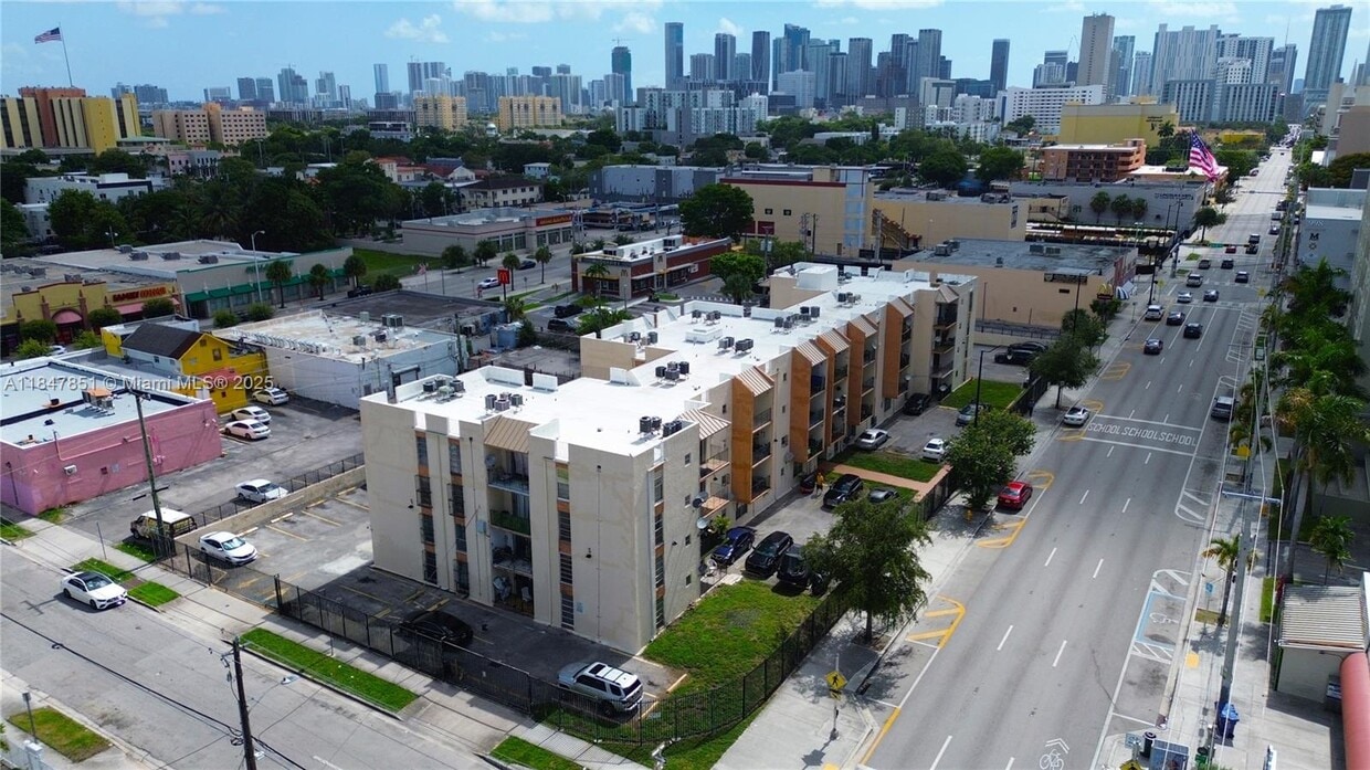 Primary Photo - 1051 SW 1st St