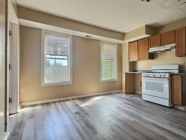 Building Photo - 340 Palisade Ave