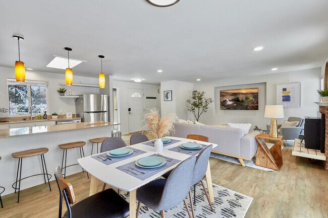 Foto del edificio - 629 212th St SW