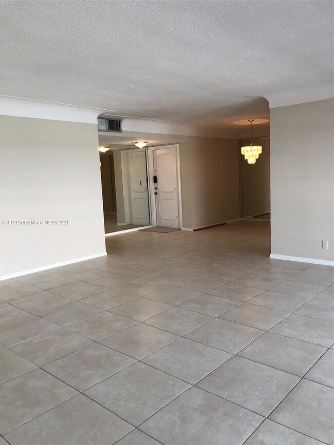 Foto del edificio - 3051 NE 47th Ct