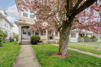 Building Photo - 36 Maplewood Ave