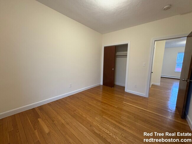 Foto del edificio - 172 N Beacon St