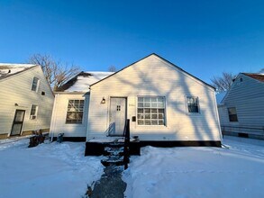 Building Photo - 9056 Fielding St