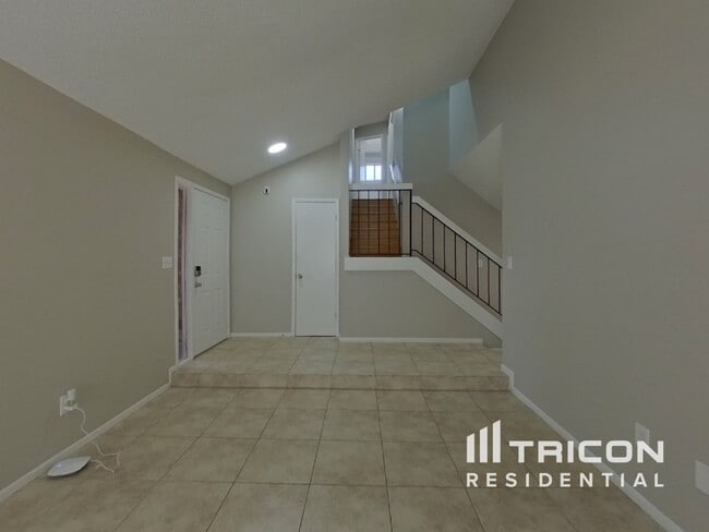 Building Photo - 7914 Tumblestone Dr