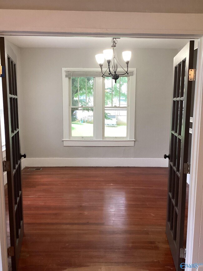Foto del edificio - 2404 Whitesburg Dr