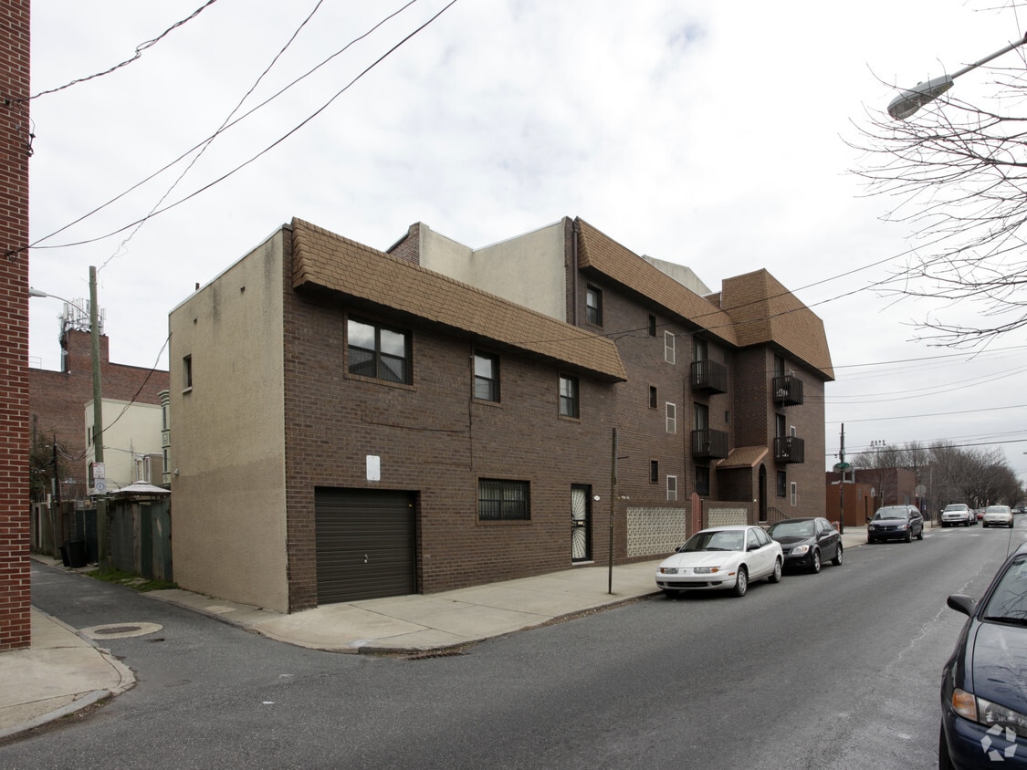 Building Photo - 730 S 10th St