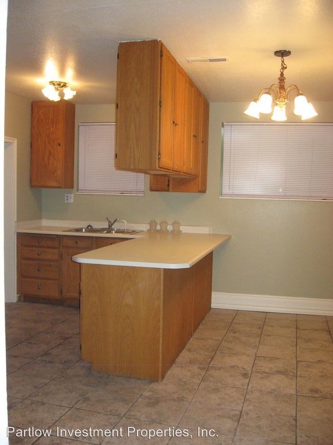 Building Photo - 1848 S 1100 E