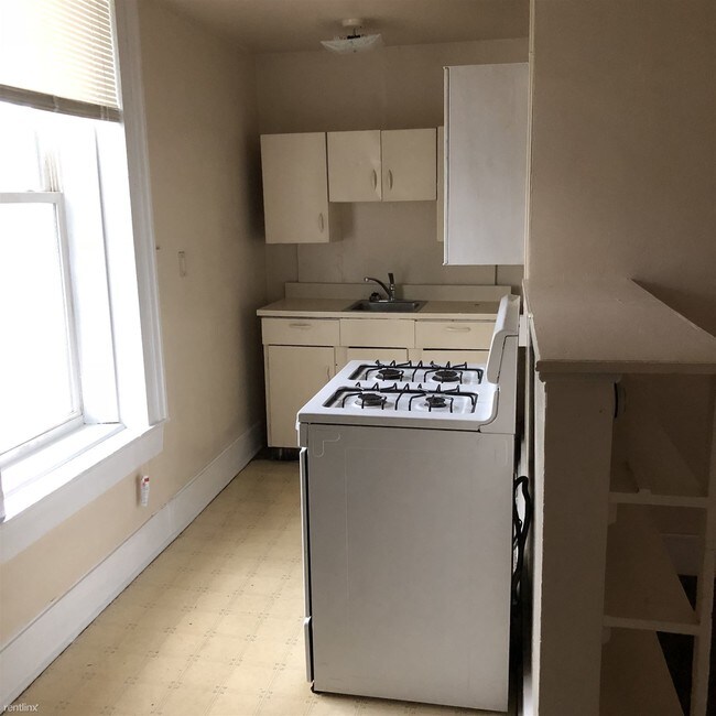 Building Photo - 2 br, 1 bath Apartment - 247 Burton St SW # 2