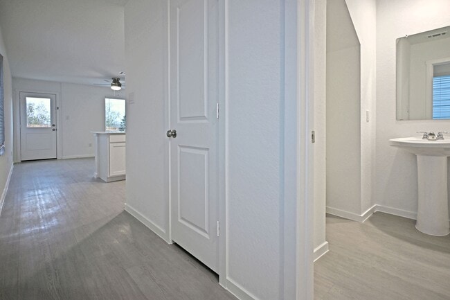 Building Photo - 12105 Floral Blossom