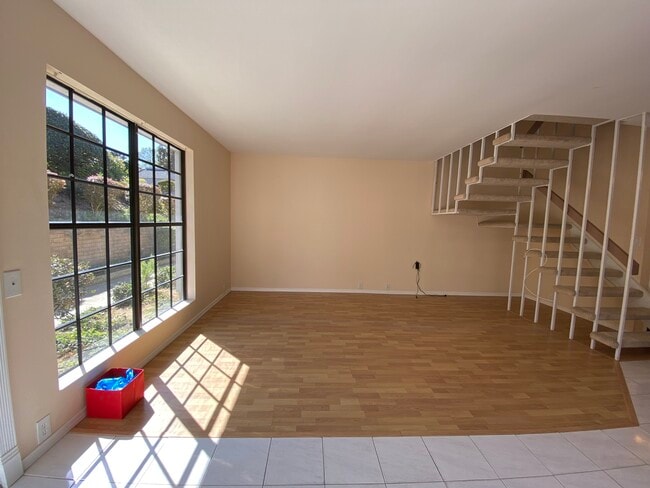 Living Room 3 - 9546 Easter Way