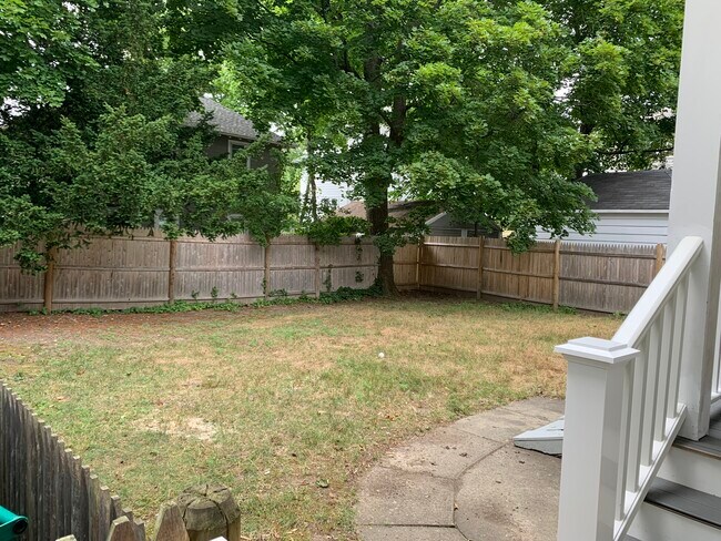 Building Photo - 115 Eastbourne Rd