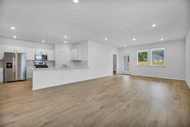 Building Photo - 505 Brooks Ranch Dr