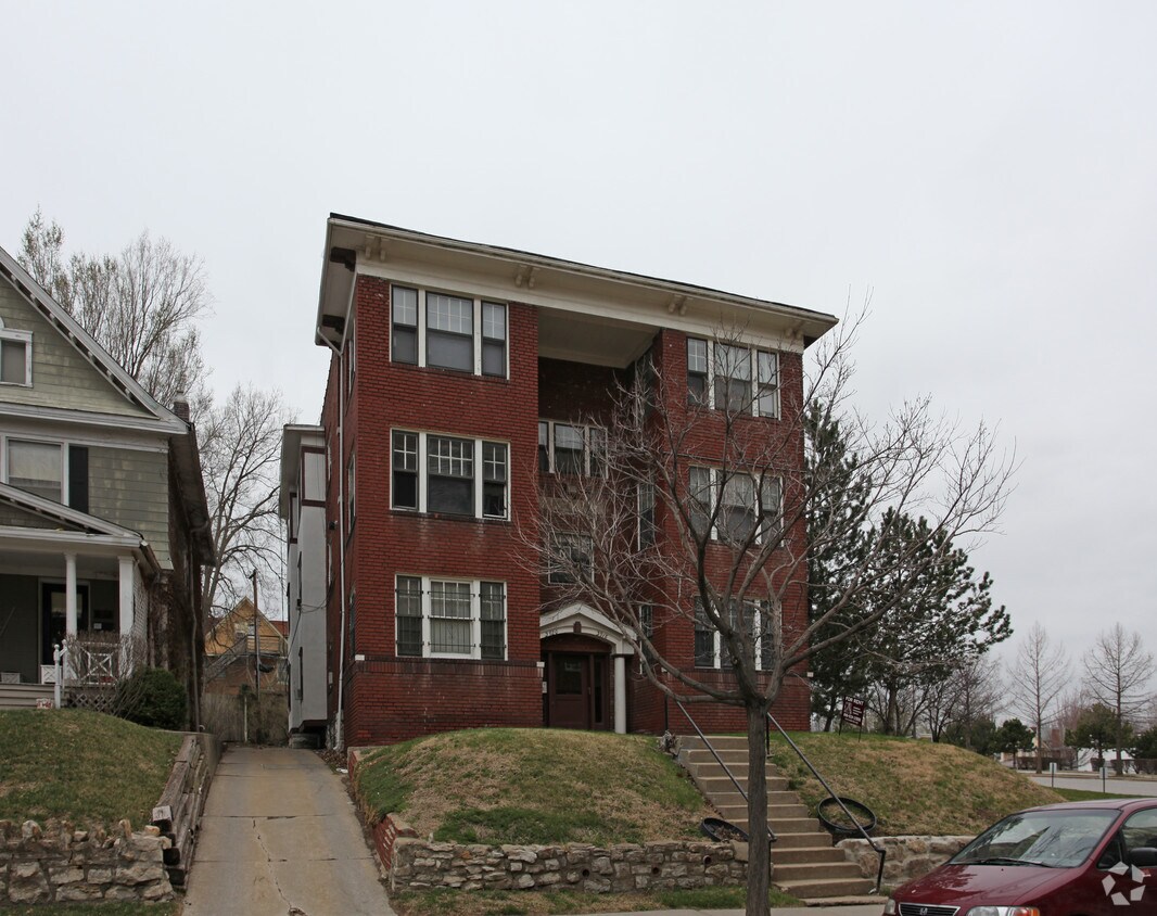 Building Photo - 3918-3920 Mcgee St