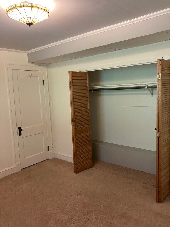 Bedroom 1 closet - 2042 W Pensacola Ave