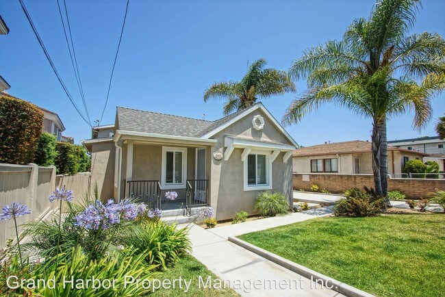 Building Photo - 2613 Rockefeller Ln
