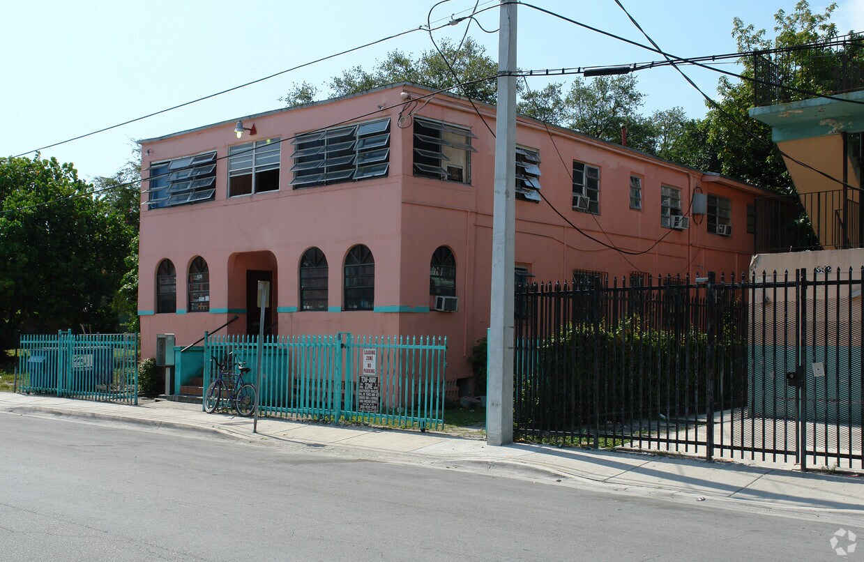 Foto del edificio - 342 NW 11th St