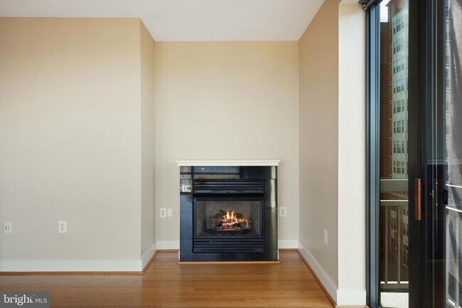 Building Photo - 1200 N Hartford St