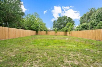 Building Photo - 831 Paul Quinn St