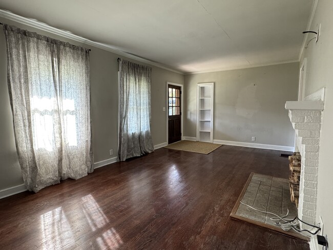 Building Photo - 5408 Villa Rd