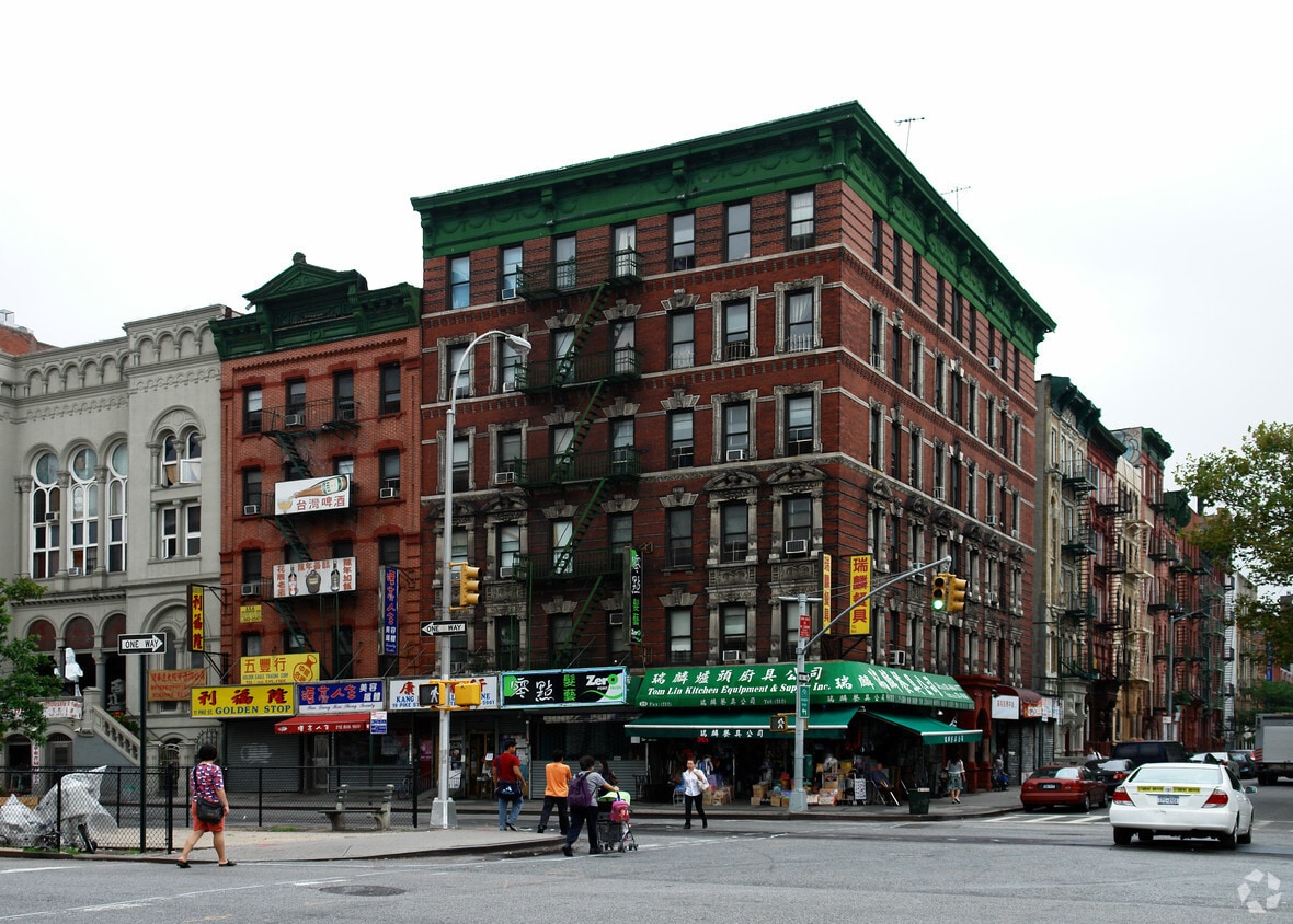 Primary Photo - 105-109 Henry St