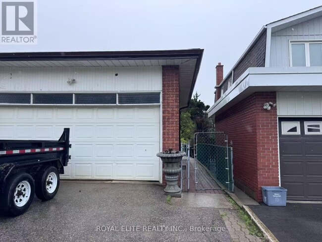 Building Photo - 853 Huntingwood Dr