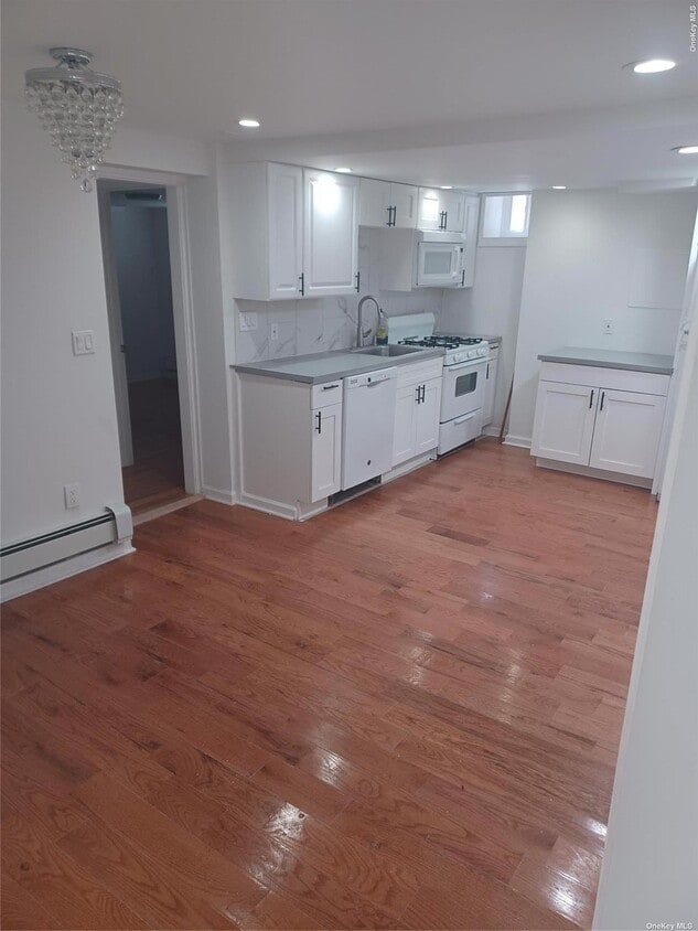 Primary Photo - 128 Parkway N