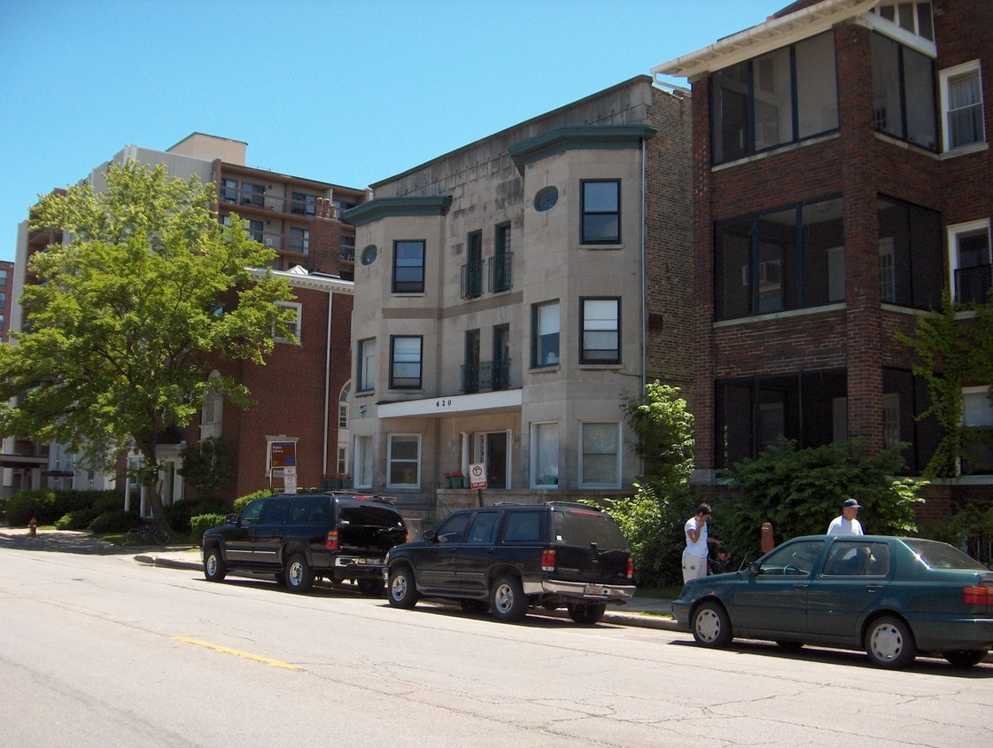 Primary Photo - 620 Clark St