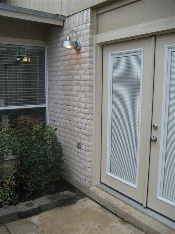 Building Photo - 10806 Lambert Cir