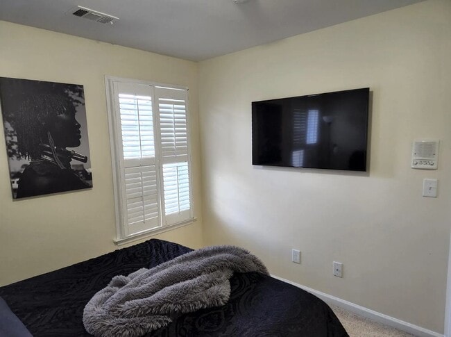 Building Photo - 6185 Indian Wood Cir