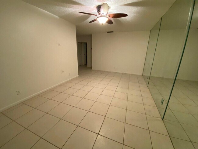 Foto del edificio - 3001 NW 4th Terrace