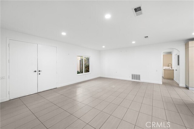 Building Photo - 5557 Via Portora