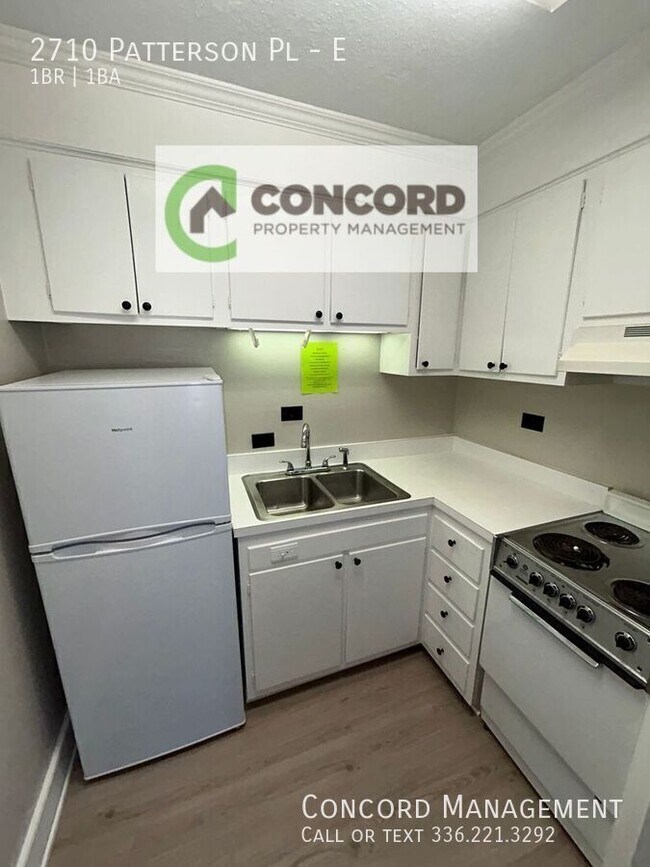Foto del edificio - 2710 Patterson Pl