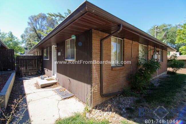 Building Photo - 1785 Lincoln Ln