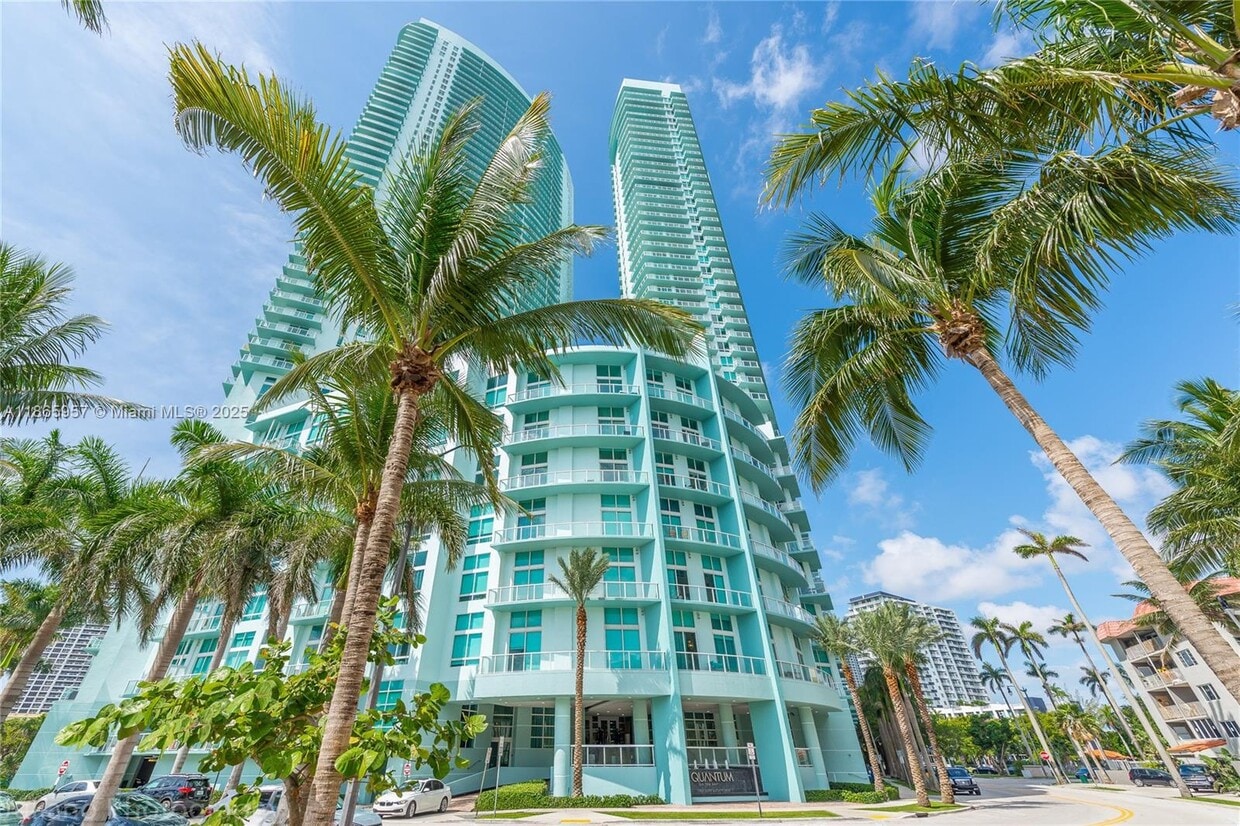 Foto principal - 1900 N Bayshore Dr