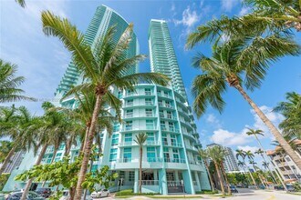 Building Photo - 1900 N Bayshore Dr
