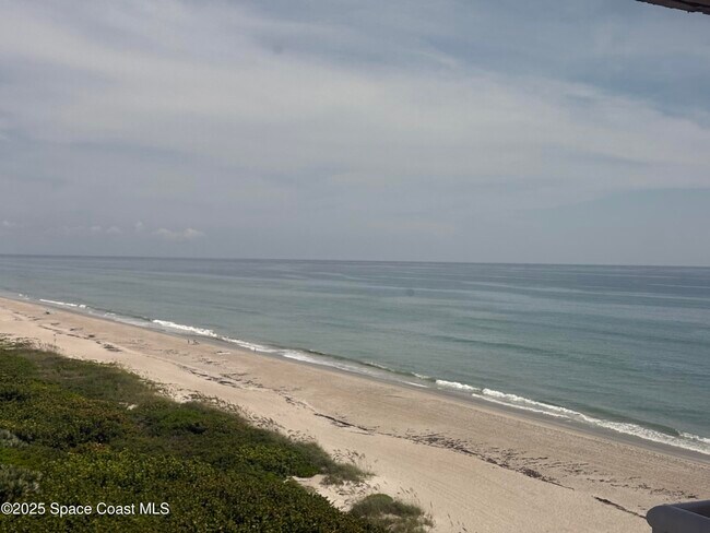 Building Photo - 877 N Hwy A1A
