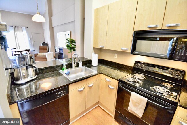 Foto del edificio - 2 Leverington Ave