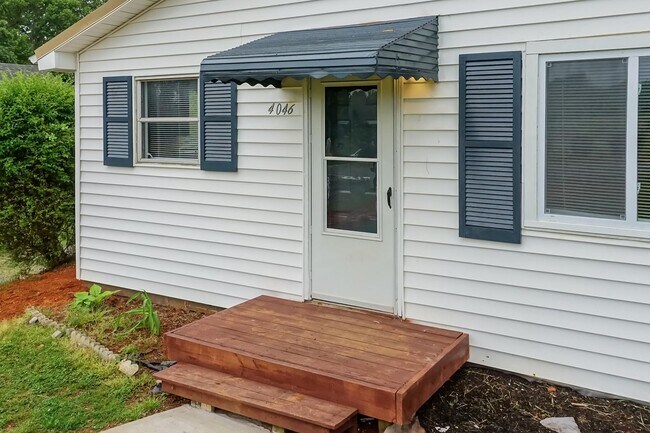 Building Photo - One Bedroom Private Residence