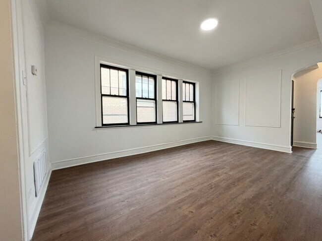 Foto del edificio - 7712 S Jeffery Blvd