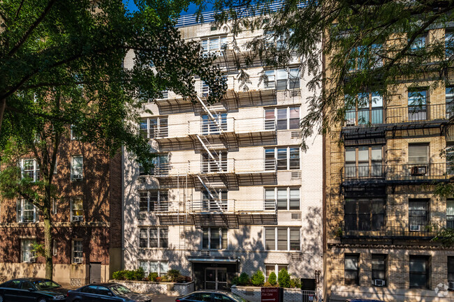 Building Photo - 130 Hicks St