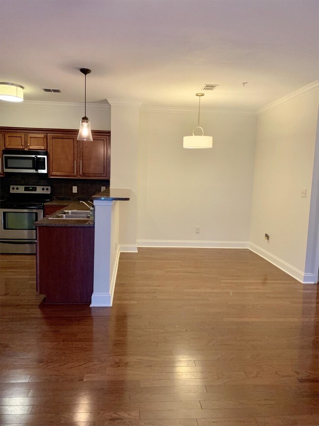 Foto del edificio - 1103 Riverhaven Pl