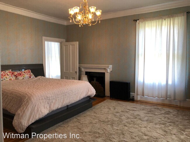 Foto del edificio - 2 br, 1 bath House - 220 Maple St.