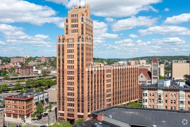 Building Photo - State Tower