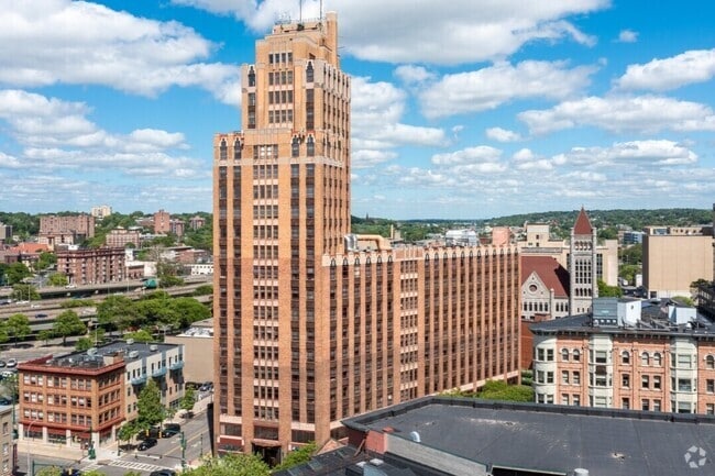 Building Photo - State Tower