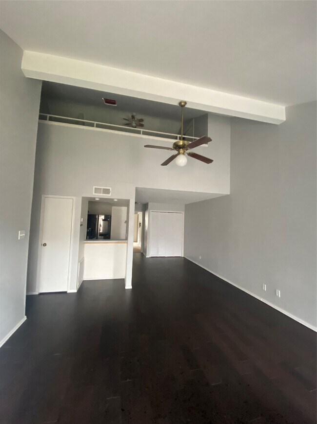 Foto del edificio - 10811 Richmond Ave.