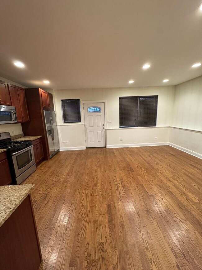 Foto del edificio - 4353 N Western Ave