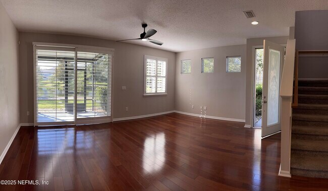 Foto del edificio - 3875 Buckthorne Dr