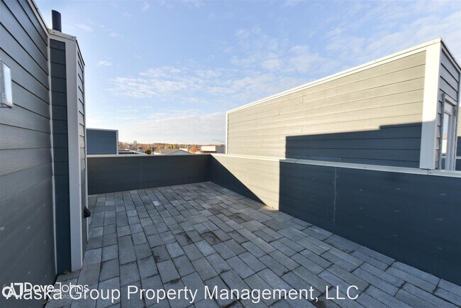 Foto del edificio - 2 br, 1.5 bath House - 233 W 13th Ave