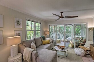 Building Photo - 169 Golf Club Dr